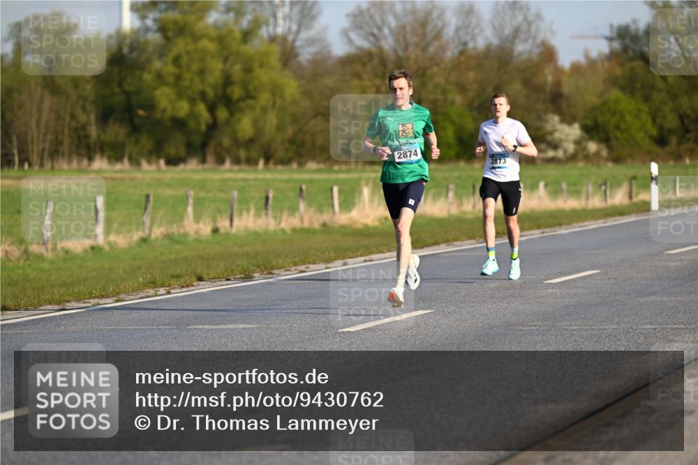 12.04.2026 - 45. Internationalen Wilhelmsburger Insellauf Dr. Thomas Lammeyer http://msf.ph/oto/9430762 12.04.2026 09:08:35 Laufen 2874, 2873 meine-sportfotos.de