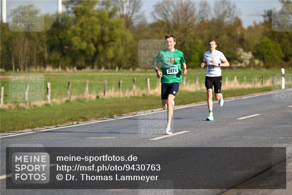 12.04.2026 - 45. Internationalen Wilhelmsburger Insellauf Dr. Thomas Lammeyer http://msf.ph/oto/9430763 12.04.2026 09:08:35 Laufen 2874, 2873 meine-sportfotos.de