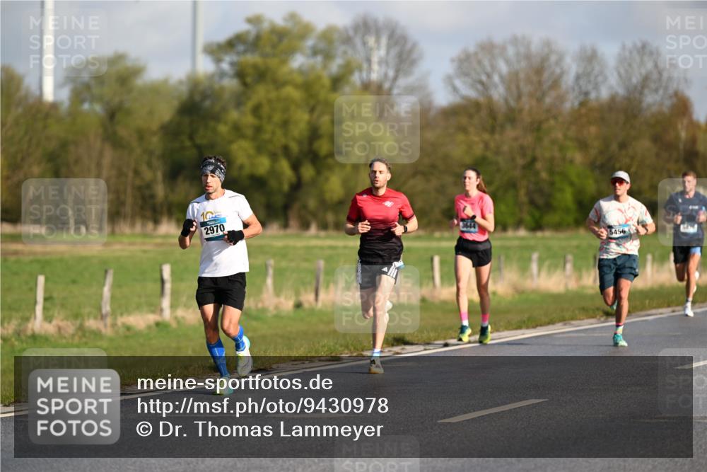 12.04.2026 - 45. Internationalen Wilhelmsburger Insellauf Dr. Thomas Lammeyer http://msf.ph/oto/9430978 12.04.2026 09:09:54 Laufen 2970, 3644, 5456 meine-sportfotos.de