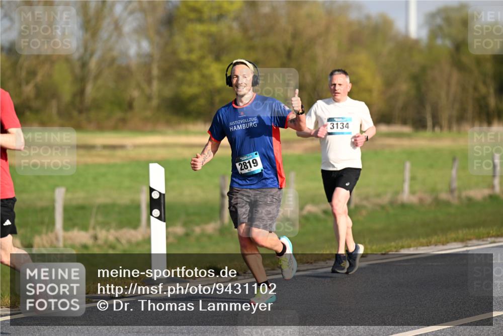 12.04.2026 - 45. Internationalen Wilhelmsburger Insellauf Dr. Thomas Lammeyer http://msf.ph/oto/9431102 12.04.2026 09:10:27 Laufen 2819, 3134 meine-sportfotos.de