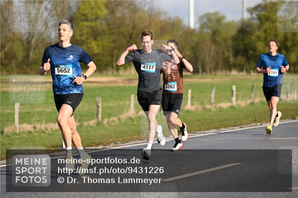 12.04.2026 - 45. Internationalen Wilhelmsburger Insellauf Dr. Thomas Lammeyer http://msf.ph/oto/9431226 12.04.2026 09:10:54 Laufen 5652, 4117, 3262, 2789 meine-sportfotos.de