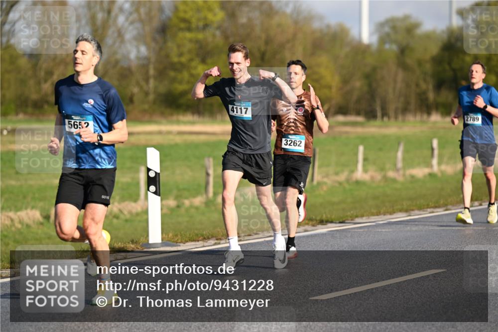 12.04.2026 - 45. Internationalen Wilhelmsburger Insellauf Dr. Thomas Lammeyer http://msf.ph/oto/9431228 12.04.2026 09:10:54 Laufen 5652, 4117, 3262, 2789 meine-sportfotos.de