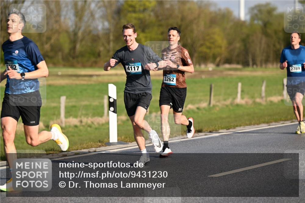 12.04.2026 - 45. Internationalen Wilhelmsburger Insellauf Dr. Thomas Lammeyer http://msf.ph/oto/9431230 12.04.2026 09:10:54 Laufen 5352, 4117, 3262, 2789 meine-sportfotos.de