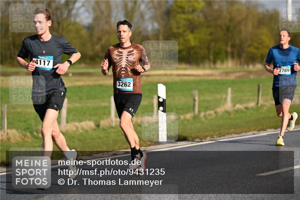 12.04.2026 - 45. Internationalen Wilhelmsburger Insellauf Dr. Thomas Lammeyer http://msf.ph/oto/9431235 12.04.2026 09:10:55 Laufen 4117, 3262, 2789 meine-sportfotos.de