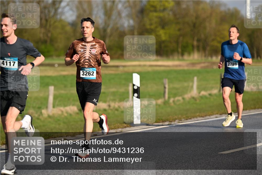 12.04.2026 - 45. Internationalen Wilhelmsburger Insellauf Dr. Thomas Lammeyer http://msf.ph/oto/9431236 12.04.2026 09:10:55 Laufen 4117, 3262, 2789 meine-sportfotos.de
