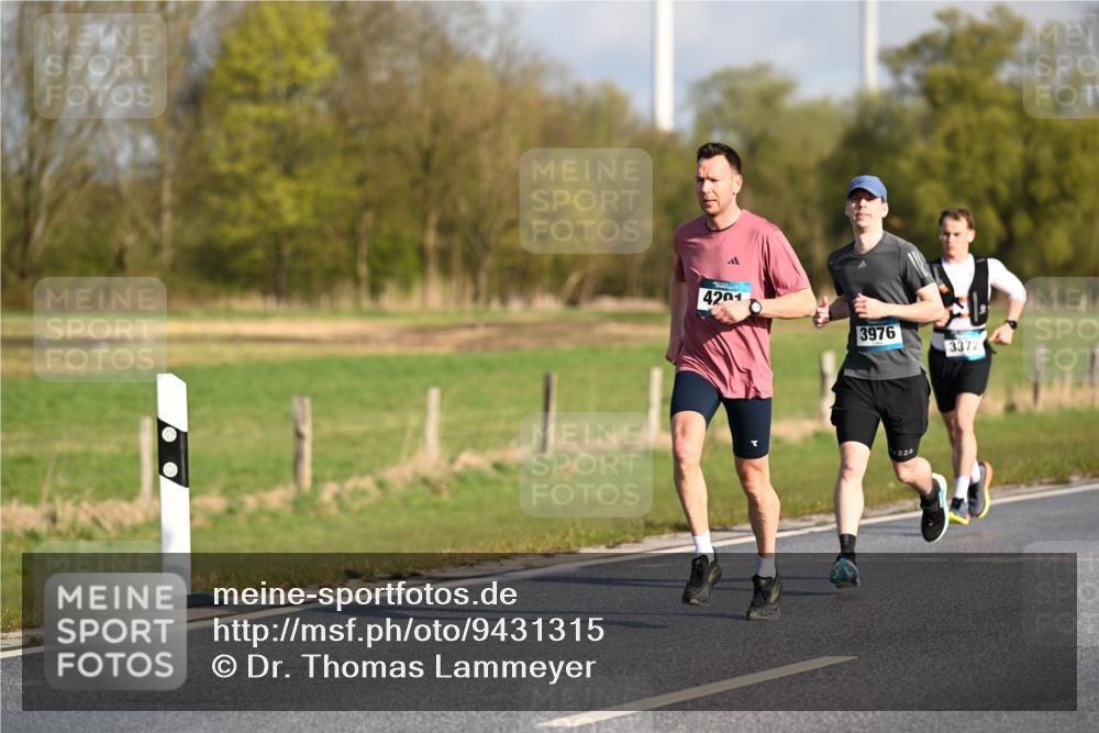 12.04.2026 - 45. Internationalen Wilhelmsburger Insellauf Dr. Thomas Lammeyer http://msf.ph/oto/9431315 12.04.2026 09:11:16 Laufen 4201, 3976, 3372, 226 meine-sportfotos.de
