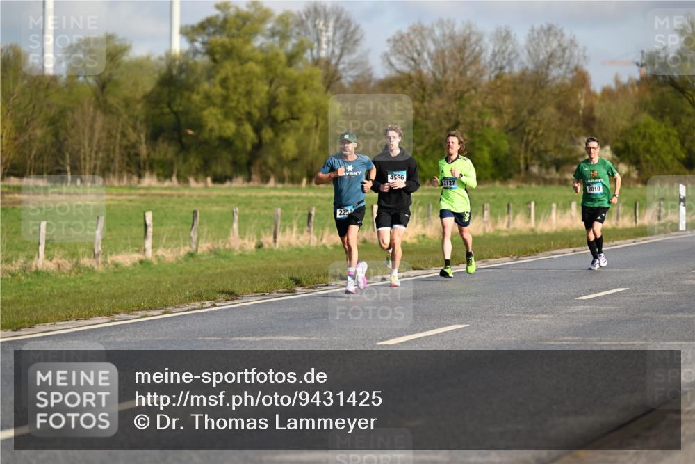 12.04.2026 - 45. Internationalen Wilhelmsburger Insellauf Dr. Thomas Lammeyer http://msf.ph/oto/9431425 12.04.2026 09:11:42 Laufen 4556, 2127, 2010, 2252 meine-sportfotos.de