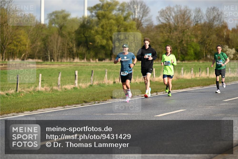 12.04.2026 - 45. Internationalen Wilhelmsburger Insellauf Dr. Thomas Lammeyer http://msf.ph/oto/9431429 12.04.2026 09:11:43 Laufen 569, 2253, 2127, 2010 meine-sportfotos.de