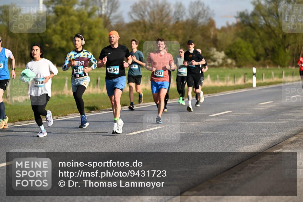 12.04.2026 - 45. Internationalen Wilhelmsburger Insellauf Dr. Thomas Lammeyer http://msf.ph/oto/9431723 12.04.2026 09:12:41 Laufen 4370, 3514, 4154, 1242, 4052, 340 meine-sportfotos.de