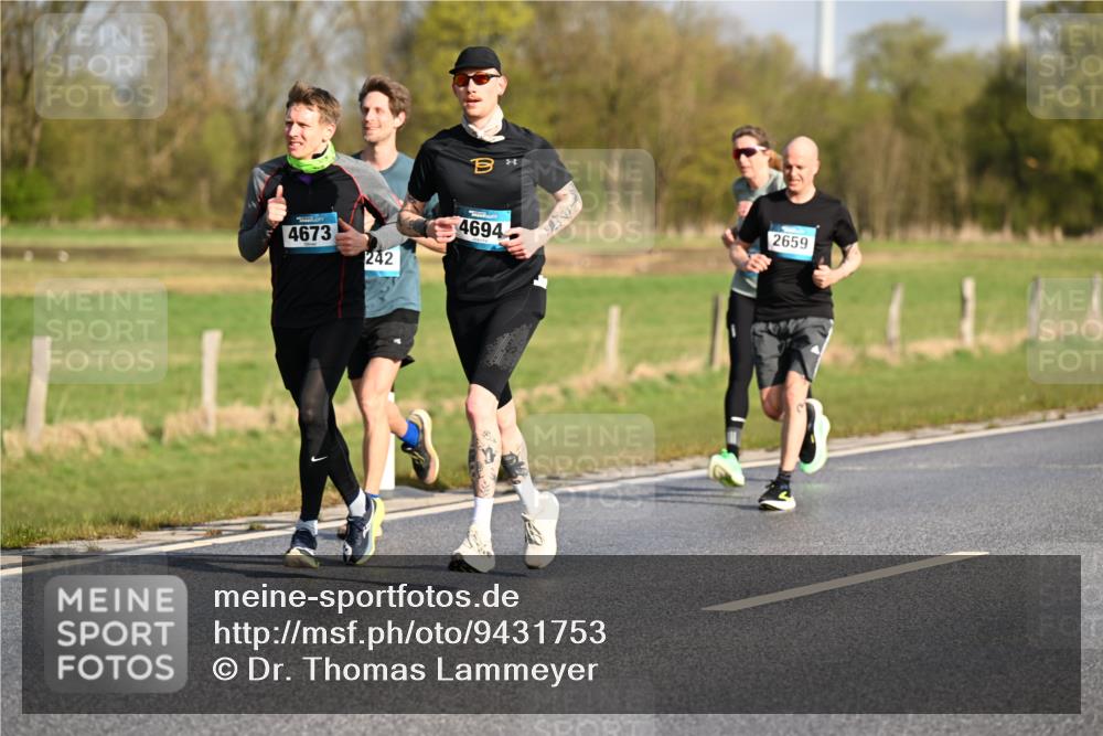 12.04.2026 - 45. Internationalen Wilhelmsburger Insellauf Dr. Thomas Lammeyer http://msf.ph/oto/9431753 12.04.2026 09:12:46 Laufen 4673, 242, 4694, 2659 meine-sportfotos.de