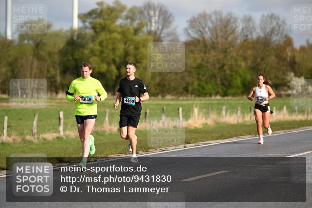 12.04.2026 - 45. Internationalen Wilhelmsburger Insellauf Dr. Thomas Lammeyer http://msf.ph/oto/9431830 12.04.2026 09:13:03 Laufen 3619, 5645, 4460 meine-sportfotos.de