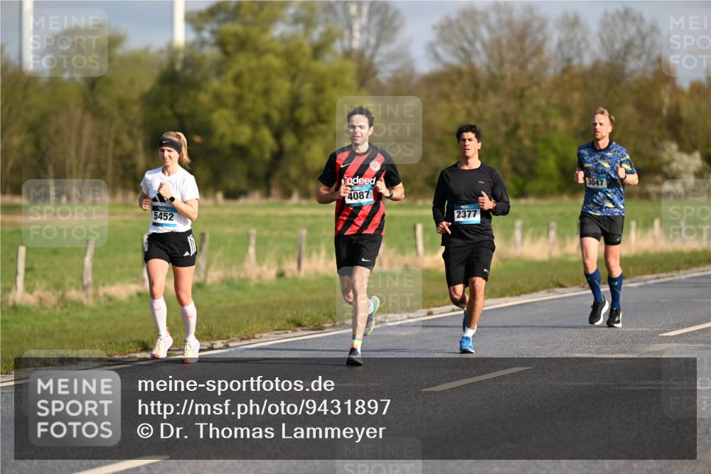 12.04.2026 - 45. Internationalen Wilhelmsburger Insellauf Dr. Thomas Lammeyer http://msf.ph/oto/9431897 12.04.2026 09:13:18 Laufen 5452, 4087, 2377, 3047 meine-sportfotos.de
