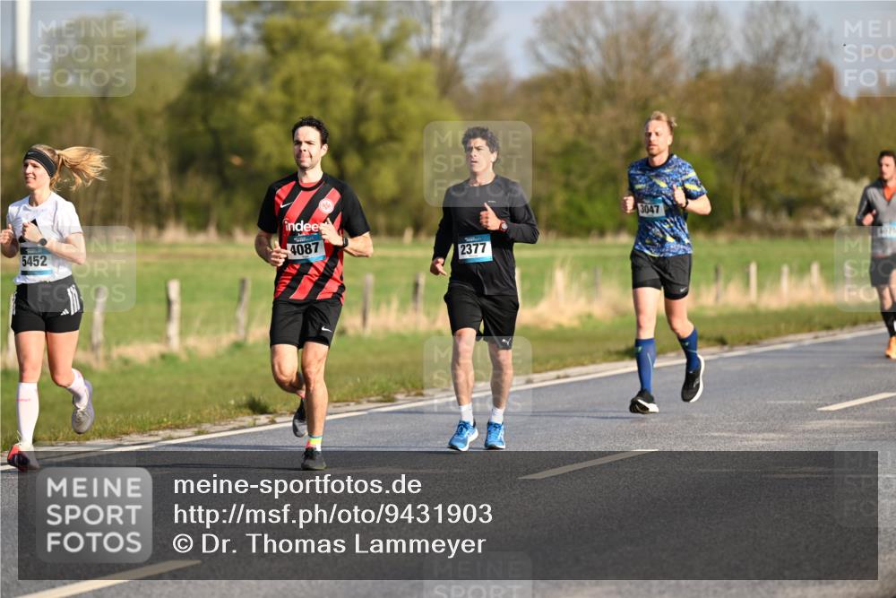 12.04.2026 - 45. Internationalen Wilhelmsburger Insellauf Dr. Thomas Lammeyer http://msf.ph/oto/9431903 12.04.2026 09:13:19 Laufen 5452, 4087, 2377, 3047, 6675 meine-sportfotos.de