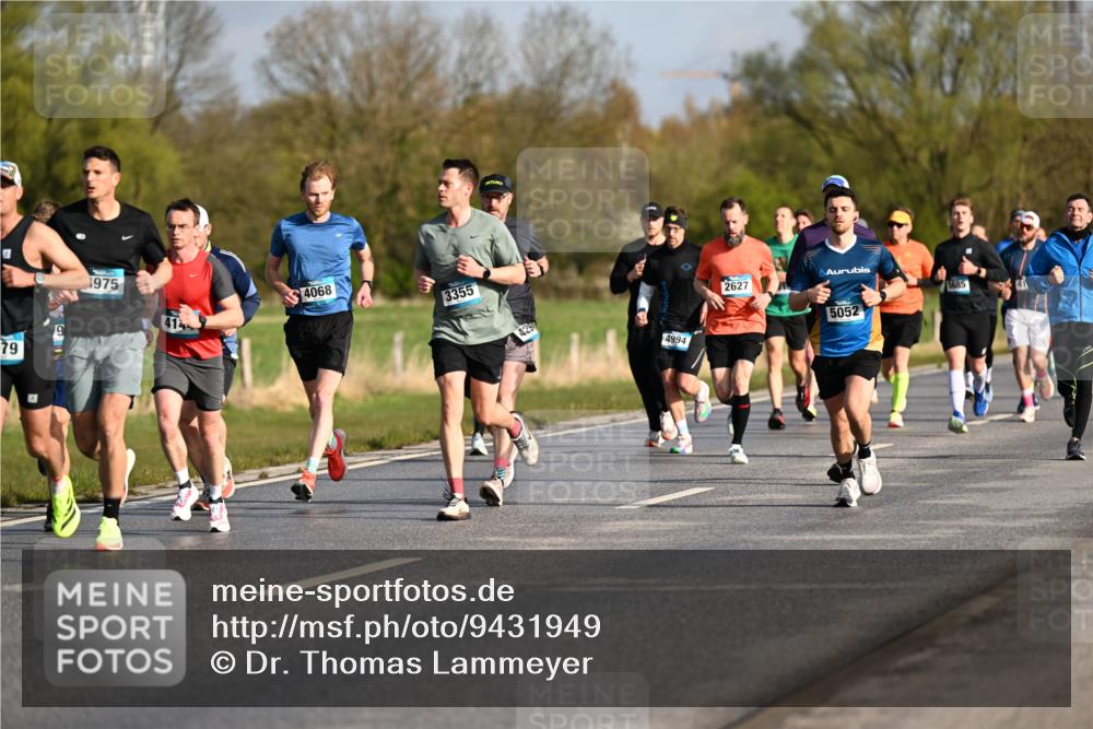 12.04.2026 - 45. Internationalen Wilhelmsburger Insellauf Dr. Thomas Lammeyer http://msf.ph/oto/9431949 12.04.2026 09:13:27 Laufen 79, 1975, 4068, 3355, 4994, 2627, 5685, 5052 meine-sportfotos.de