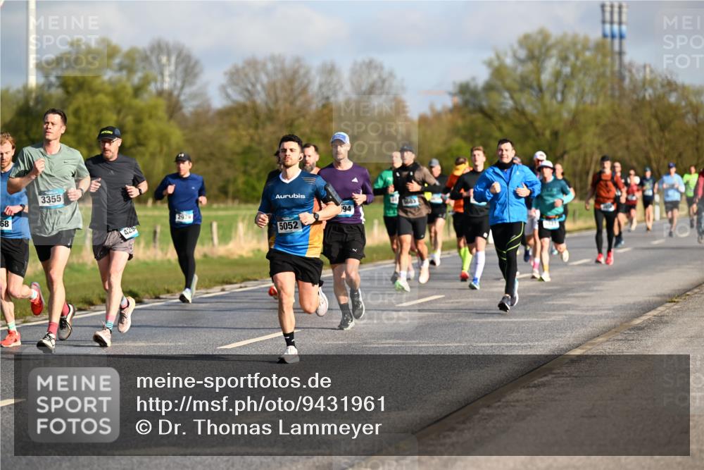 12.04.2026 - 45. Internationalen Wilhelmsburger Insellauf Dr. Thomas Lammeyer http://msf.ph/oto/9431961 12.04.2026 09:13:30 Laufen 68, 3355, 4299, 2979, 5052, 94 meine-sportfotos.de