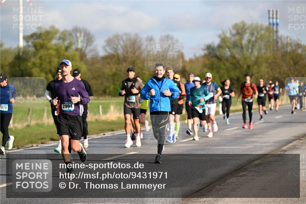 12.04.2026 - 45. Internationalen Wilhelmsburger Insellauf Dr. Thomas Lammeyer http://msf.ph/oto/9431971 12.04.2026 09:13:32 Laufen 2979, 2994, 5603 meine-sportfotos.de