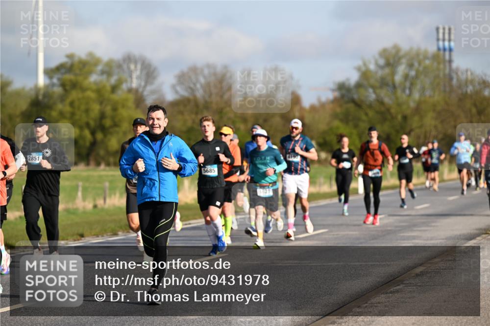 12.04.2026 - 45. Internationalen Wilhelmsburger Insellauf Dr. Thomas Lammeyer http://msf.ph/oto/9431978 12.04.2026 09:13:33 Laufen 2851, 5685, 4621, 4150 meine-sportfotos.de