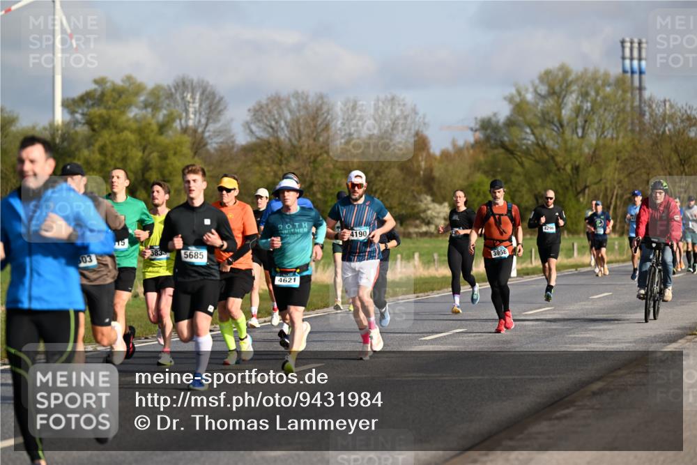 12.04.2026 - 45. Internationalen Wilhelmsburger Insellauf Dr. Thomas Lammeyer http://msf.ph/oto/9431984 12.04.2026 09:13:34 Laufen 03, 15, 583, 5685, 4621, 4190, 3958, 4296 meine-sportfotos.de