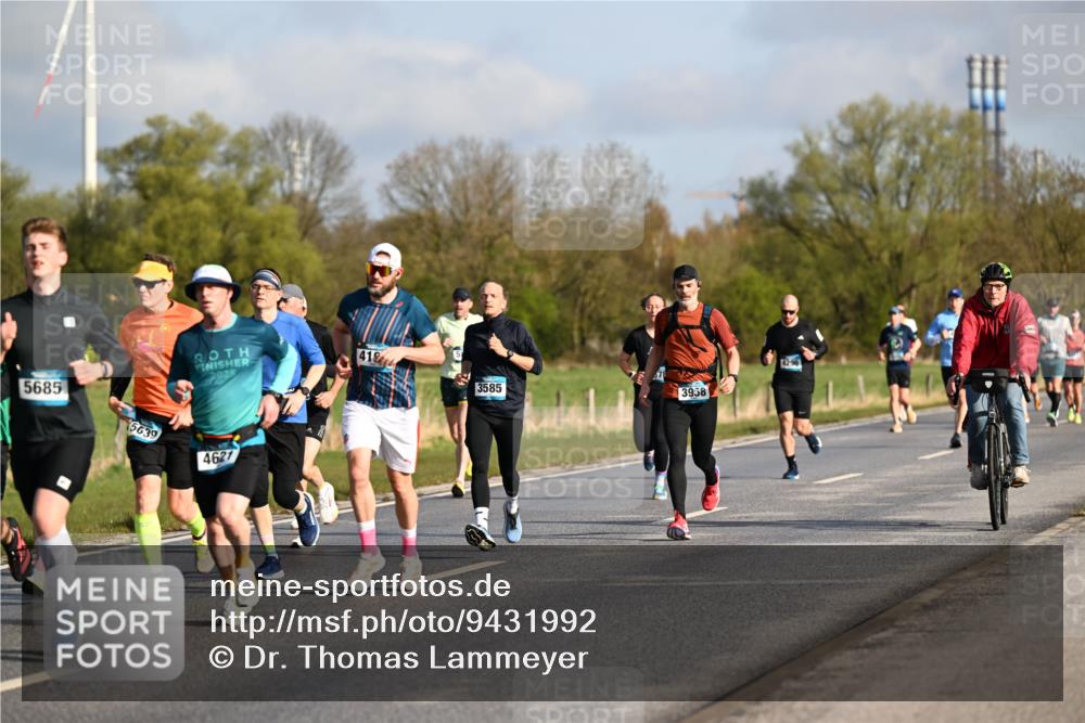 12.04.2026 - 45. Internationalen Wilhelmsburger Insellauf Dr. Thomas Lammeyer http://msf.ph/oto/9431992 12.04.2026 09:13:35 Laufen 419, 3585, 3958, 5685, 5639, 4621, 4296 meine-sportfotos.de