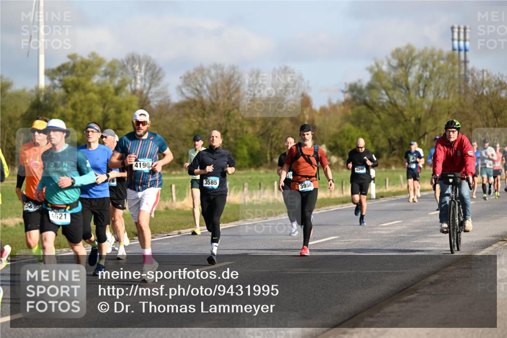 12.04.2026 - 45. Internationalen Wilhelmsburger Insellauf Dr. Thomas Lammeyer http://msf.ph/oto/9431995 12.04.2026 09:13:36 Laufen 5639, 4621, 76, 4190, 3585, 3958, 4296 meine-sportfotos.de