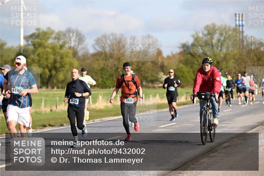 12.04.2026 - 45. Internationalen Wilhelmsburger Insellauf Dr. Thomas Lammeyer http://msf.ph/oto/9432002 12.04.2026 09:13:37 Laufen 4190, 3585, 3958 meine-sportfotos.de