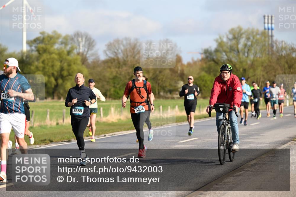 12.04.2026 - 45. Internationalen Wilhelmsburger Insellauf Dr. Thomas Lammeyer http://msf.ph/oto/9432003 12.04.2026 09:13:37 Laufen 4196, 3585, 3958 meine-sportfotos.de