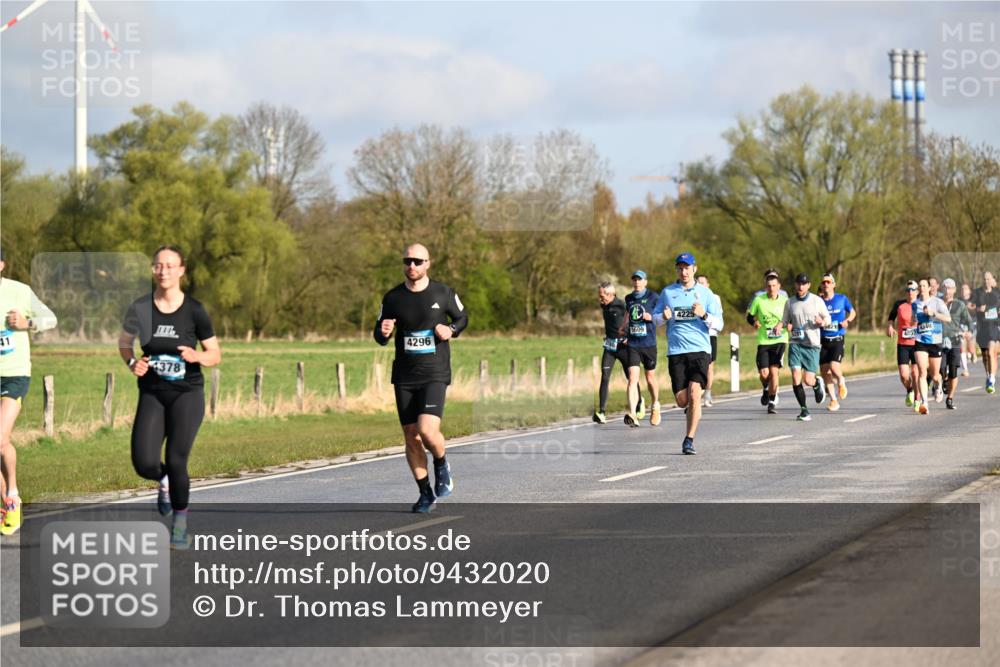 12.04.2026 - 45. Internationalen Wilhelmsburger Insellauf Dr. Thomas Lammeyer http://msf.ph/oto/9432020 12.04.2026 09:13:40 Laufen 4225, 1, 5609, 4296, 378, 4340, 4807 meine-sportfotos.de