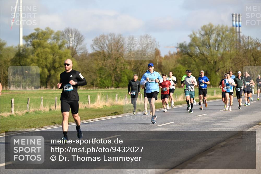 12.04.2026 - 45. Internationalen Wilhelmsburger Insellauf Dr. Thomas Lammeyer http://msf.ph/oto/9432027 12.04.2026 09:13:41 Laufen 4296, 4225, 4748, 5821, 4340 meine-sportfotos.de