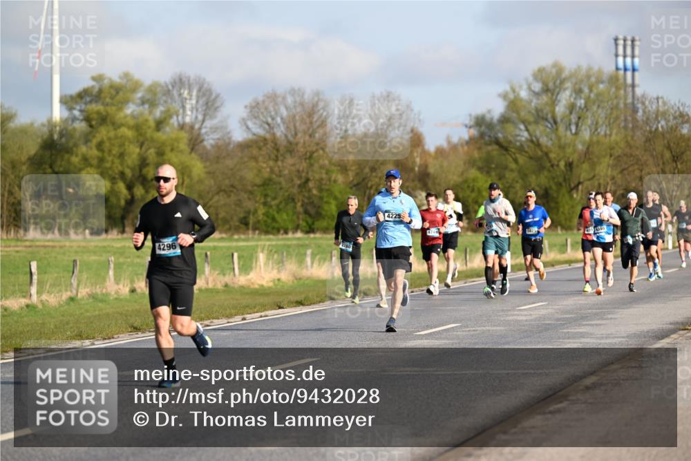 12.04.2026 - 45. Internationalen Wilhelmsburger Insellauf Dr. Thomas Lammeyer http://msf.ph/oto/9432028 12.04.2026 09:13:41 Laufen 4296, 2780, 4225, 4, 45, 5821, 480, 4340 meine-sportfotos.de