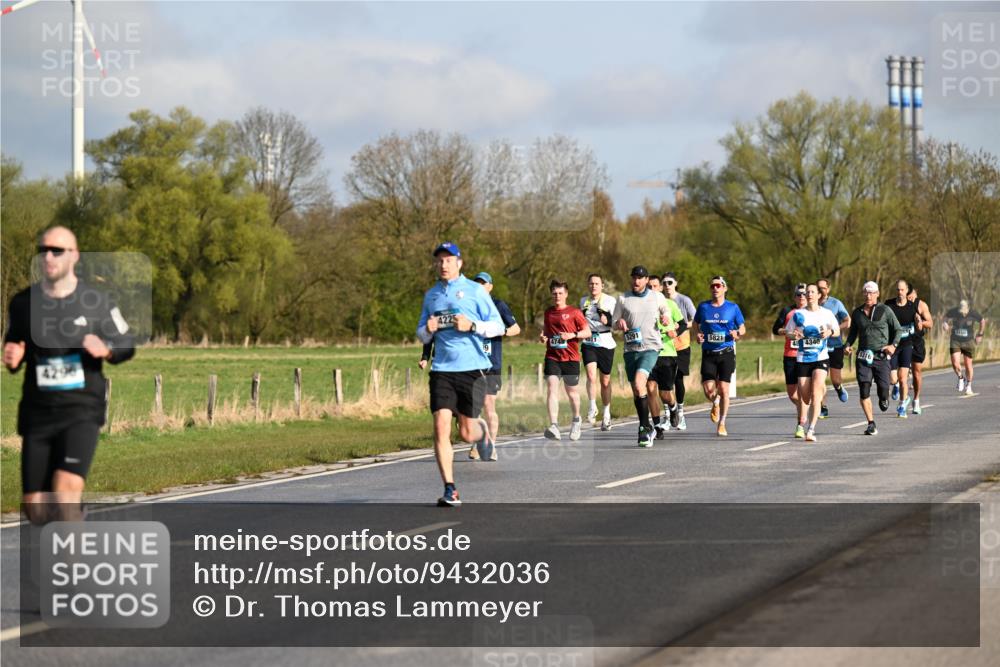 12.04.2026 - 45. Internationalen Wilhelmsburger Insellauf Dr. Thomas Lammeyer http://msf.ph/oto/9432036 12.04.2026 09:13:42 Laufen 4225, 4748, 511, 5291, 5821, 5316, 150 meine-sportfotos.de