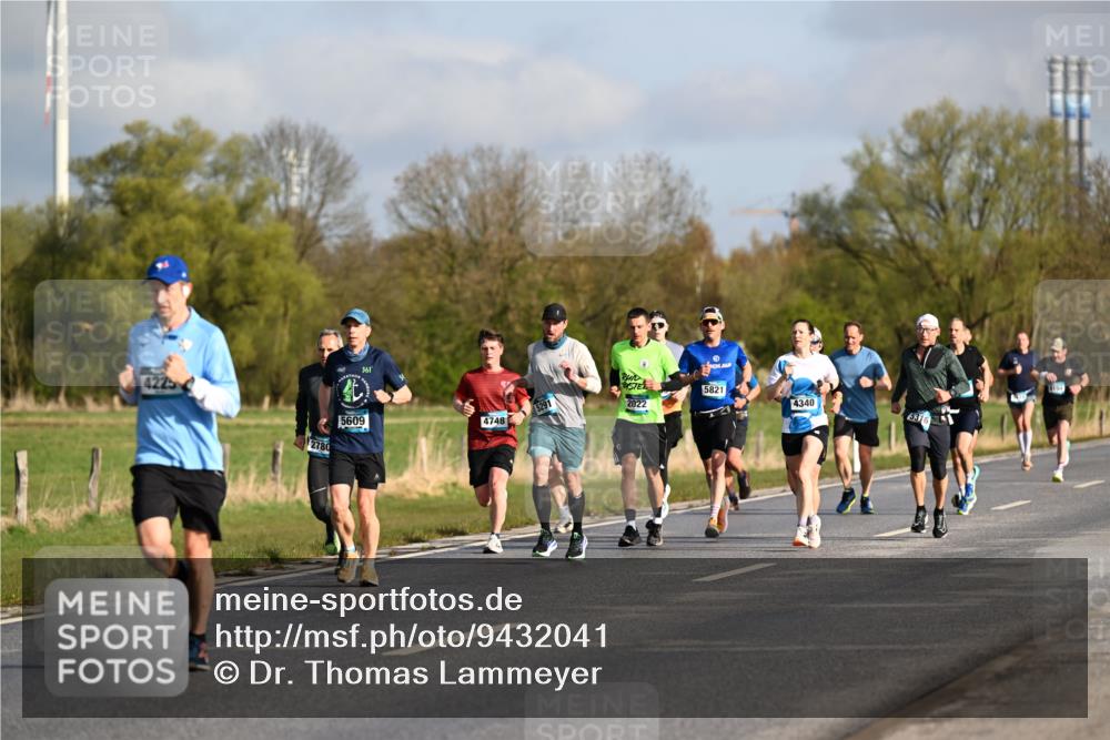 12.04.2026 - 45. Internationalen Wilhelmsburger Insellauf Dr. Thomas Lammeyer http://msf.ph/oto/9432041 12.04.2026 09:13:44 Laufen 4225, 2780, 361, 5609, 5291, 5821, 2022, 4748, 4340 meine-sportfotos.de
