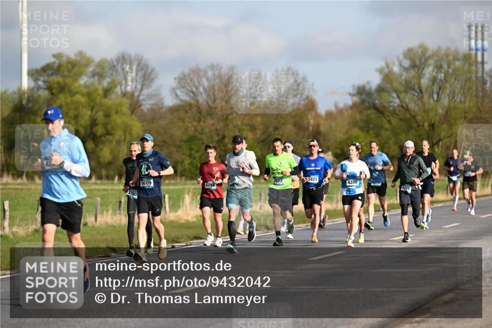 12.04.2026 - 45. Internationalen Wilhelmsburger Insellauf Dr. Thomas Lammeyer http://msf.ph/oto/9432042 12.04.2026 09:13:44 Laufen 2780, 561, 5609, 2022, 5821, 4748, 4340, 5316 meine-sportfotos.de