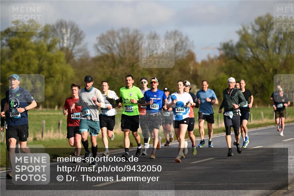 12.04.2026 - 45. Internationalen Wilhelmsburger Insellauf Dr. Thomas Lammeyer http://msf.ph/oto/9432050 12.04.2026 09:13:45 Laufen 561, 5609, 5291, 2022, 5821, 4511, 4748, 4340, 5316 meine-sportfotos.de