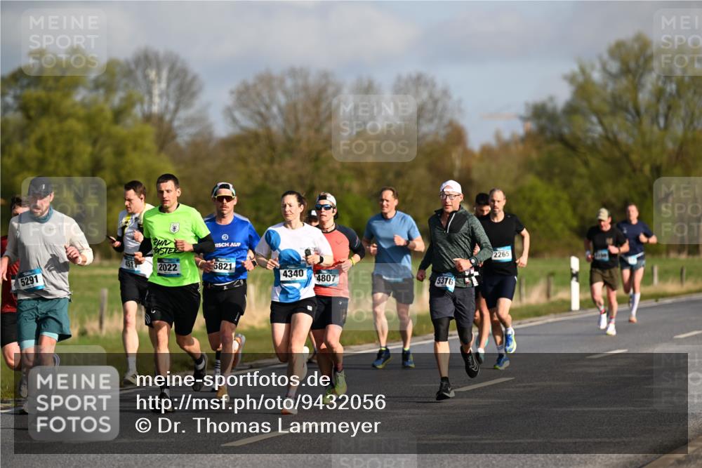12.04.2026 - 45. Internationalen Wilhelmsburger Insellauf Dr. Thomas Lammeyer http://msf.ph/oto/9432056 12.04.2026 09:13:47 Laufen 5291, 2022, 5821, 4340, 4807, 5316, 2265 meine-sportfotos.de