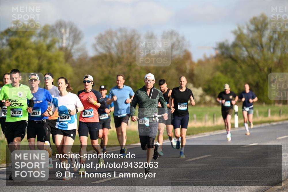 12.04.2026 - 45. Internationalen Wilhelmsburger Insellauf Dr. Thomas Lammeyer http://msf.ph/oto/9432063 12.04.2026 09:13:48 Laufen 45, 2022, 5821, 4340, 4807, 4945, 5316, 2265 meine-sportfotos.de