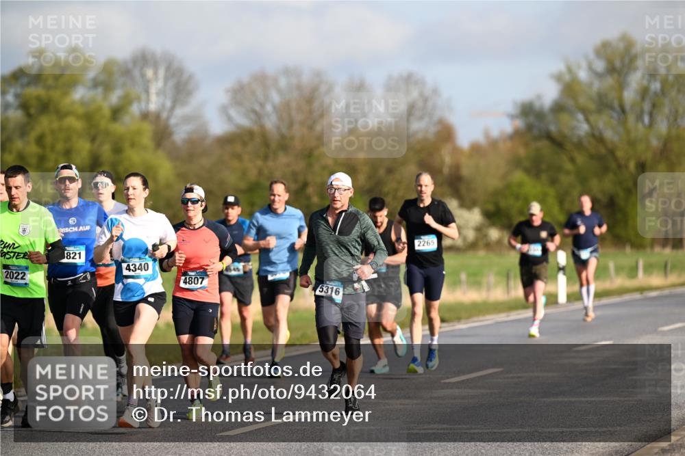 12.04.2026 - 45. Internationalen Wilhelmsburger Insellauf Dr. Thomas Lammeyer http://msf.ph/oto/9432064 12.04.2026 09:13:48 Laufen 821, 4340, 2022, 4807, 5316, 2265 meine-sportfotos.de