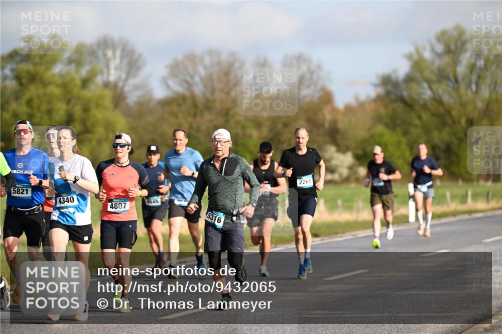 12.04.2026 - 45. Internationalen Wilhelmsburger Insellauf Dr. Thomas Lammeyer http://msf.ph/oto/9432065 12.04.2026 09:13:48 Laufen 5821, 4340, 4807, 945, 5316, 2265 meine-sportfotos.de