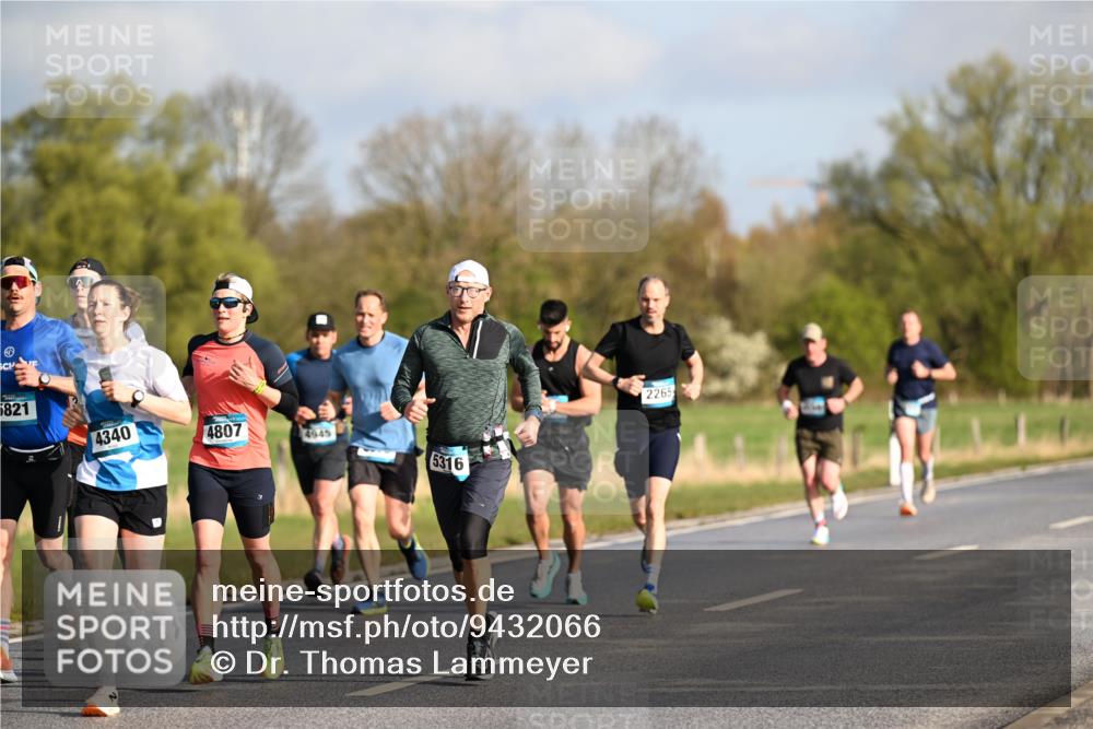 12.04.2026 - 45. Internationalen Wilhelmsburger Insellauf Dr. Thomas Lammeyer http://msf.ph/oto/9432066 12.04.2026 09:13:48 Laufen 5821, 4340, 4807, 4945, 5316, 2265 meine-sportfotos.de