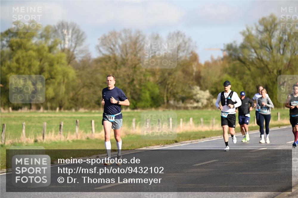 12.04.2026 - 45. Internationalen Wilhelmsburger Insellauf Dr. Thomas Lammeyer http://msf.ph/oto/9432102 12.04.2026 09:13:54 Laufen 551, 2382, 3095 meine-sportfotos.de