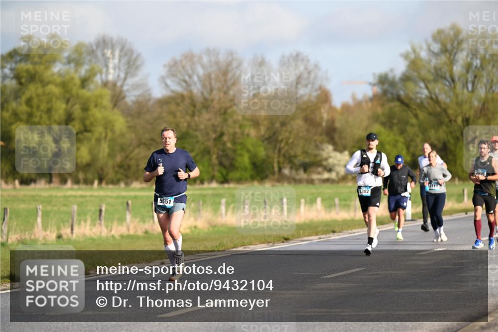 12.04.2026 - 45. Internationalen Wilhelmsburger Insellauf Dr. Thomas Lammeyer http://msf.ph/oto/9432104 12.04.2026 09:13:55 Laufen 5551, 2382, 3095 meine-sportfotos.de