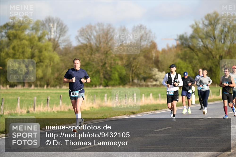 12.04.2026 - 45. Internationalen Wilhelmsburger Insellauf Dr. Thomas Lammeyer http://msf.ph/oto/9432105 12.04.2026 09:13:55 Laufen 5551, 2382, 3114 meine-sportfotos.de