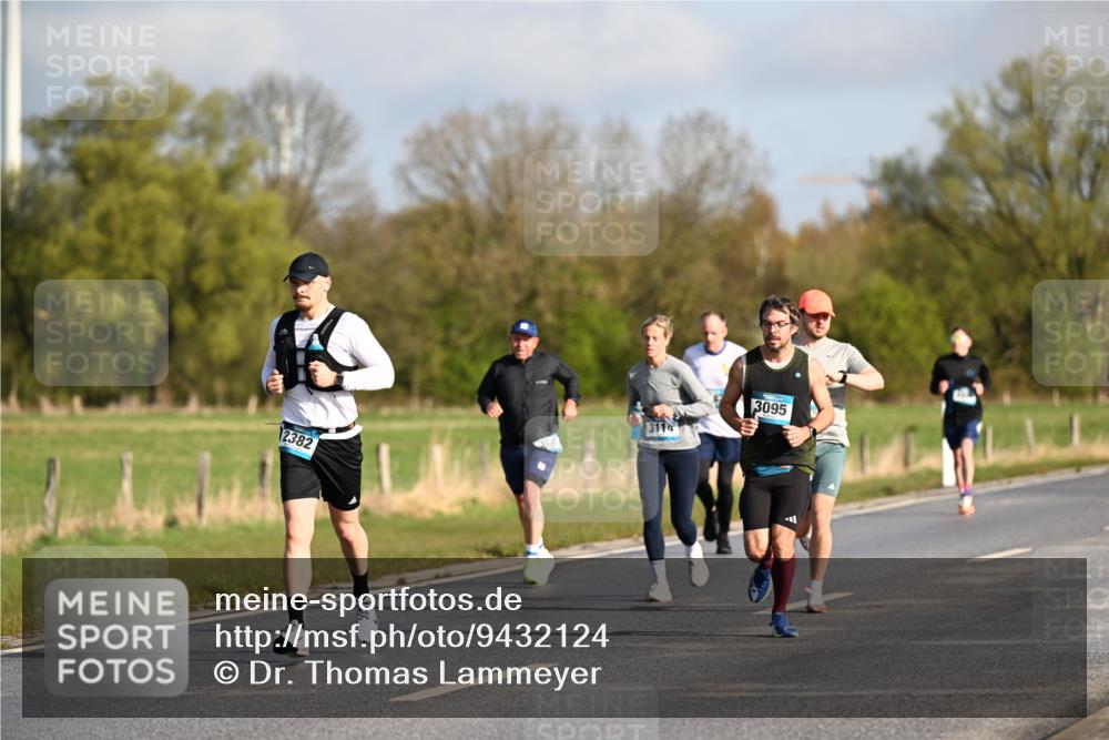 12.04.2026 - 45. Internationalen Wilhelmsburger Insellauf Dr. Thomas Lammeyer http://msf.ph/oto/9432124 12.04.2026 09:13:59 Laufen 2382, 3114, 3095 meine-sportfotos.de