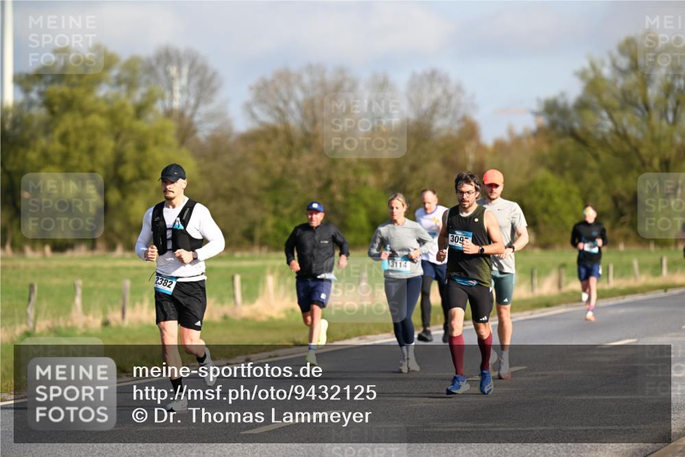 12.04.2026 - 45. Internationalen Wilhelmsburger Insellauf Dr. Thomas Lammeyer http://msf.ph/oto/9432125 12.04.2026 09:13:59 Laufen 2382, 3114, 309 meine-sportfotos.de