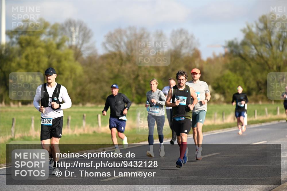 12.04.2026 - 45. Internationalen Wilhelmsburger Insellauf Dr. Thomas Lammeyer http://msf.ph/oto/9432128 12.04.2026 09:13:59 Laufen 2382, 3114, 395 meine-sportfotos.de