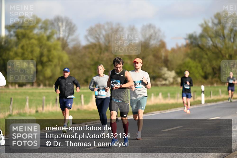 12.04.2026 - 45. Internationalen Wilhelmsburger Insellauf Dr. Thomas Lammeyer http://msf.ph/oto/9432134 12.04.2026 09:14:00 Laufen 3114, 3095, 1651 meine-sportfotos.de