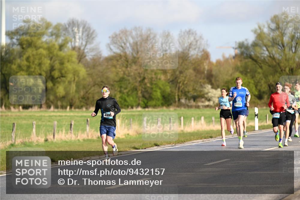12.04.2026 - 45. Internationalen Wilhelmsburger Insellauf Dr. Thomas Lammeyer http://msf.ph/oto/9432157 12.04.2026 09:14:05 Laufen 4995, 3133, 2317 meine-sportfotos.de