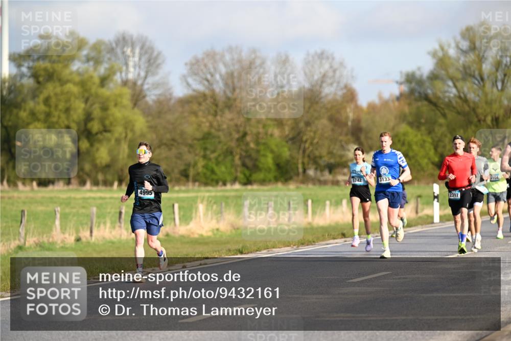 12.04.2026 - 45. Internationalen Wilhelmsburger Insellauf Dr. Thomas Lammeyer http://msf.ph/oto/9432161 12.04.2026 09:14:05 Laufen 4995, 5742, 3133, 2317, 904 meine-sportfotos.de