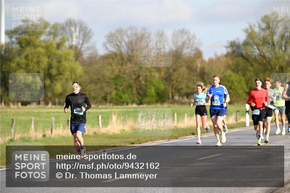 12.04.2026 - 45. Internationalen Wilhelmsburger Insellauf Dr. Thomas Lammeyer http://msf.ph/oto/9432162 12.04.2026 09:14:05 Laufen 4995, 3133, 2317 meine-sportfotos.de