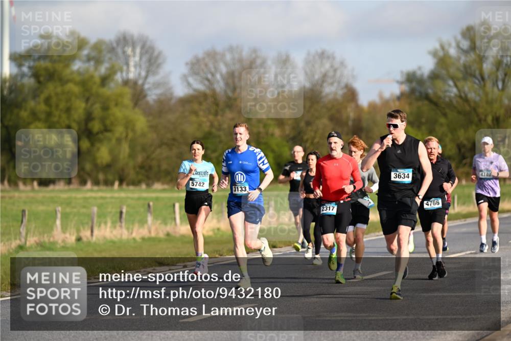 12.04.2026 - 45. Internationalen Wilhelmsburger Insellauf Dr. Thomas Lammeyer http://msf.ph/oto/9432180 12.04.2026 09:14:08 Laufen 5742, 3133, 2317, 3634, 4766, 4749 meine-sportfotos.de