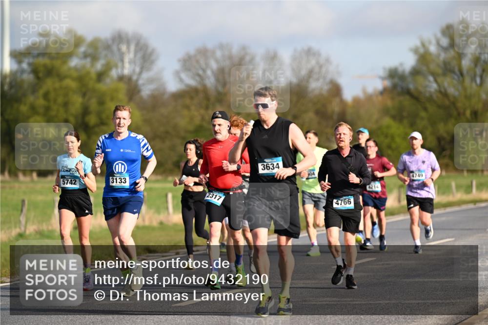 12.04.2026 - 45. Internationalen Wilhelmsburger Insellauf Dr. Thomas Lammeyer http://msf.ph/oto/9432190 12.04.2026 09:14:10 Laufen 21, 0973, 5742, 3133, 2317, 3634, 4766, 4214, 4749 meine-sportfotos.de